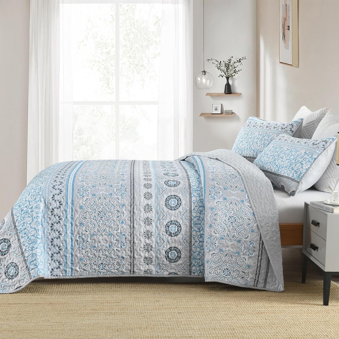 Quilted Coverlet & Pillowcases Set - Joyful Brighten Up Your Bedroom - Queen