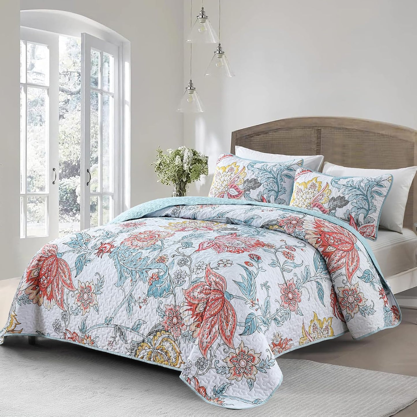 Jazzy Quilted bedspread and pillowcovers set: Express Your Personality - Queen size