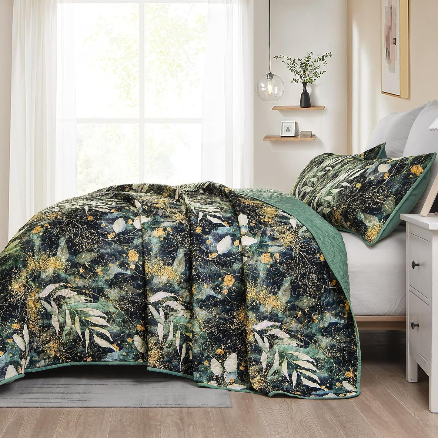 Quilted Coverlet & Pillowcases Set - Lush Soft & Cozy Feel - Queen