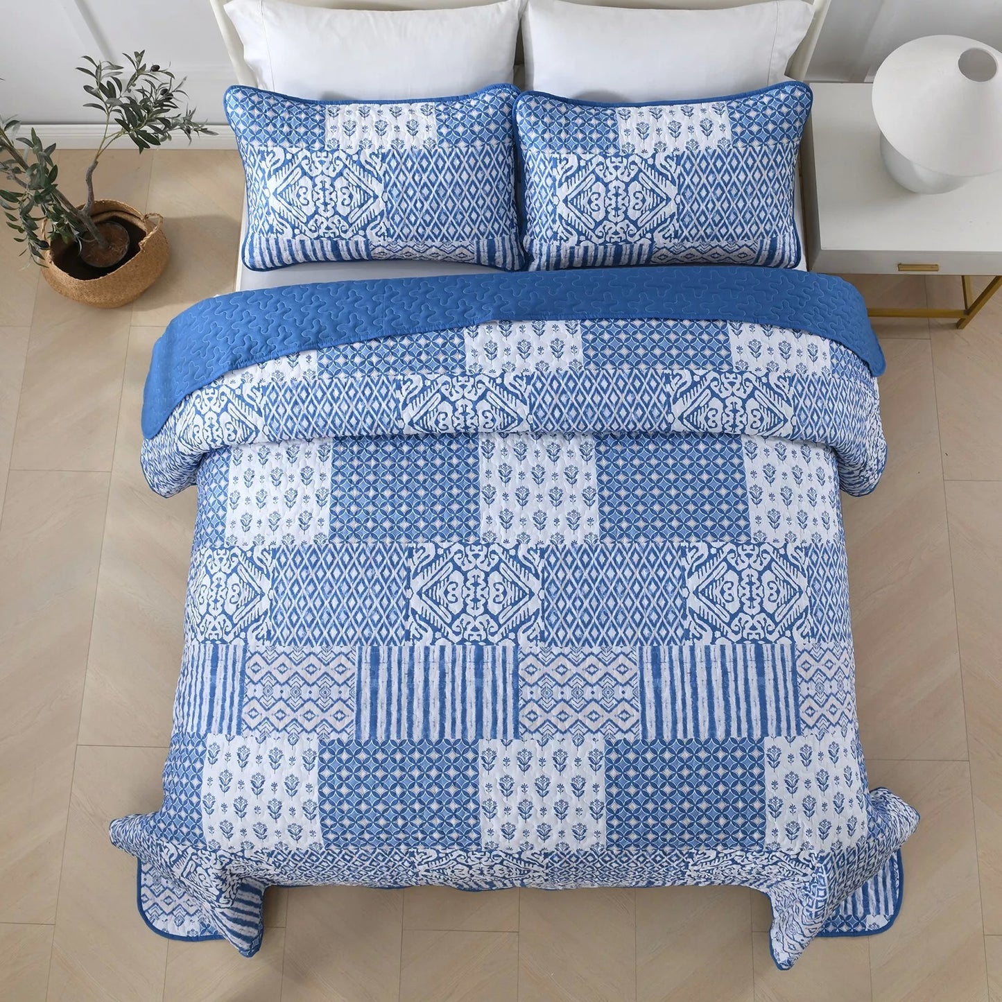 Quilted Bedspread & Pillowcases Set - Blissful Relax in Style - Queen