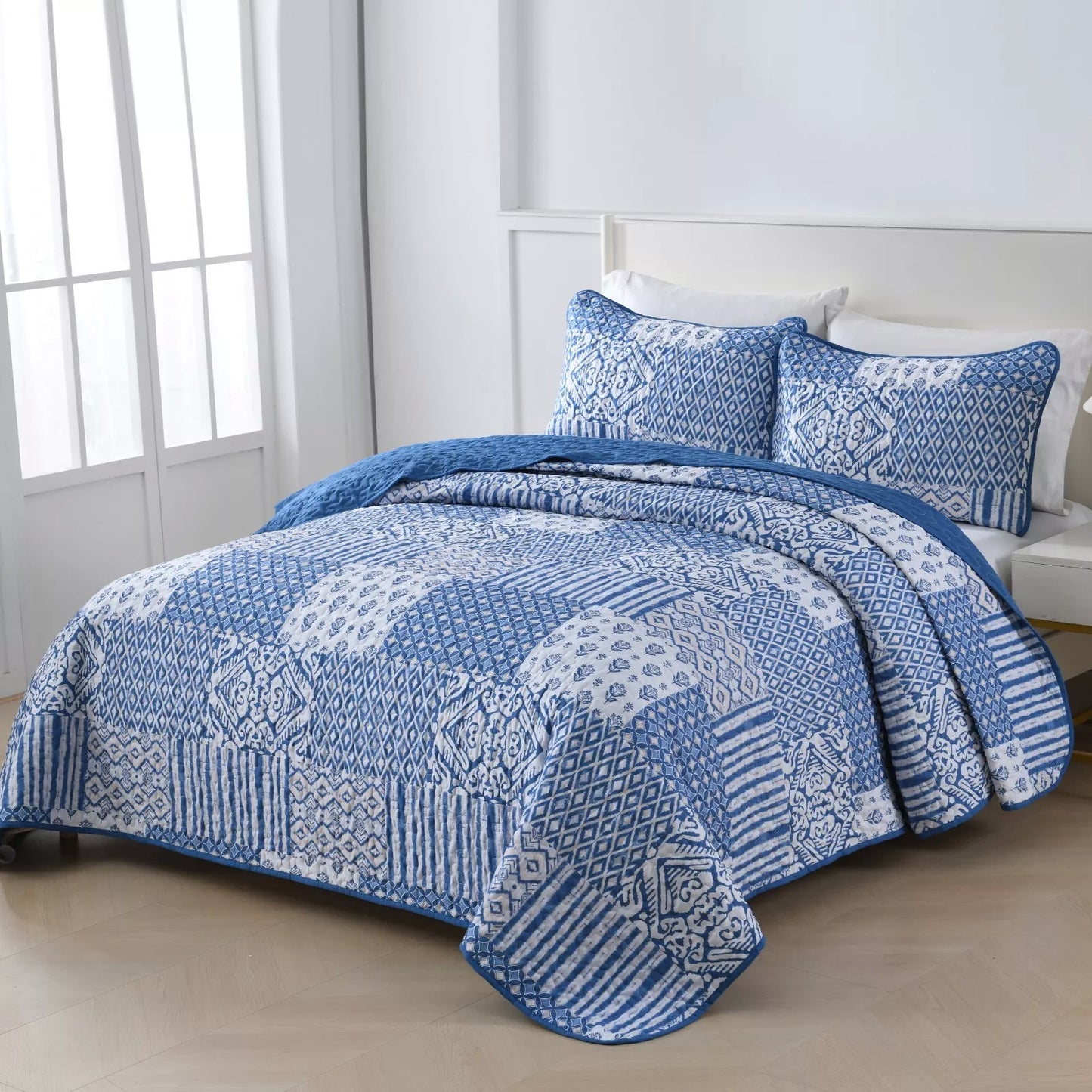 Quilted Bedspread & Pillowcases Set - Blissful Relax in Style - Queen