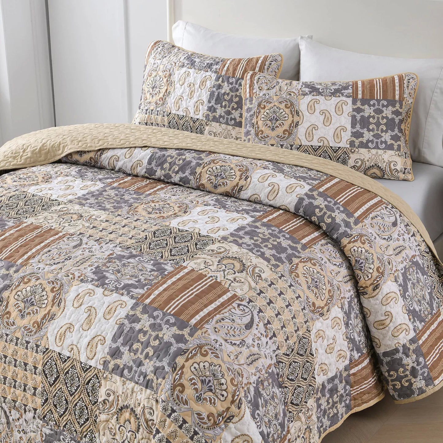 Quilted Coverlet & Pillowcases Set - Quietude Perfect for Relaxation - Queen