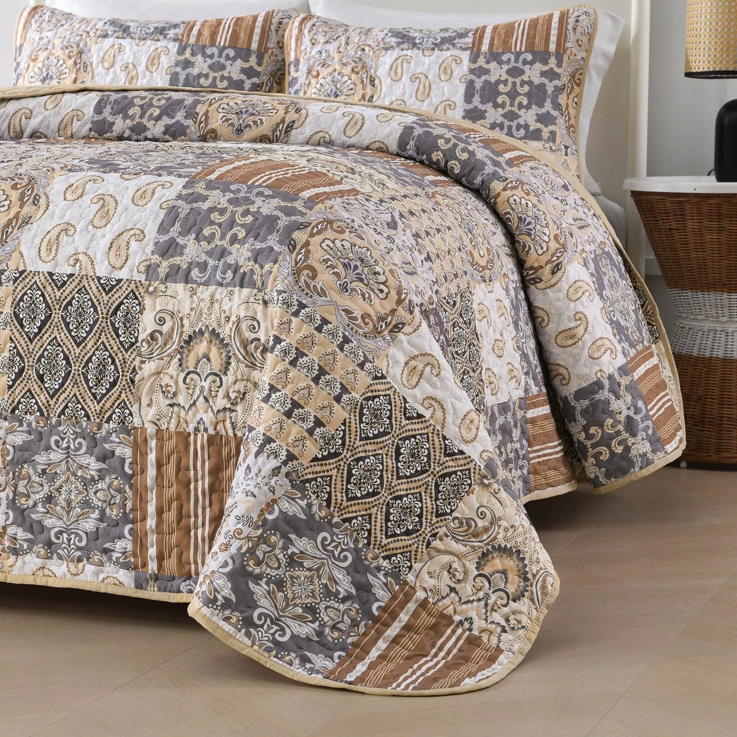 Quilted Coverlet & Pillowcases Set - Quietude Perfect for Relaxation - Queen