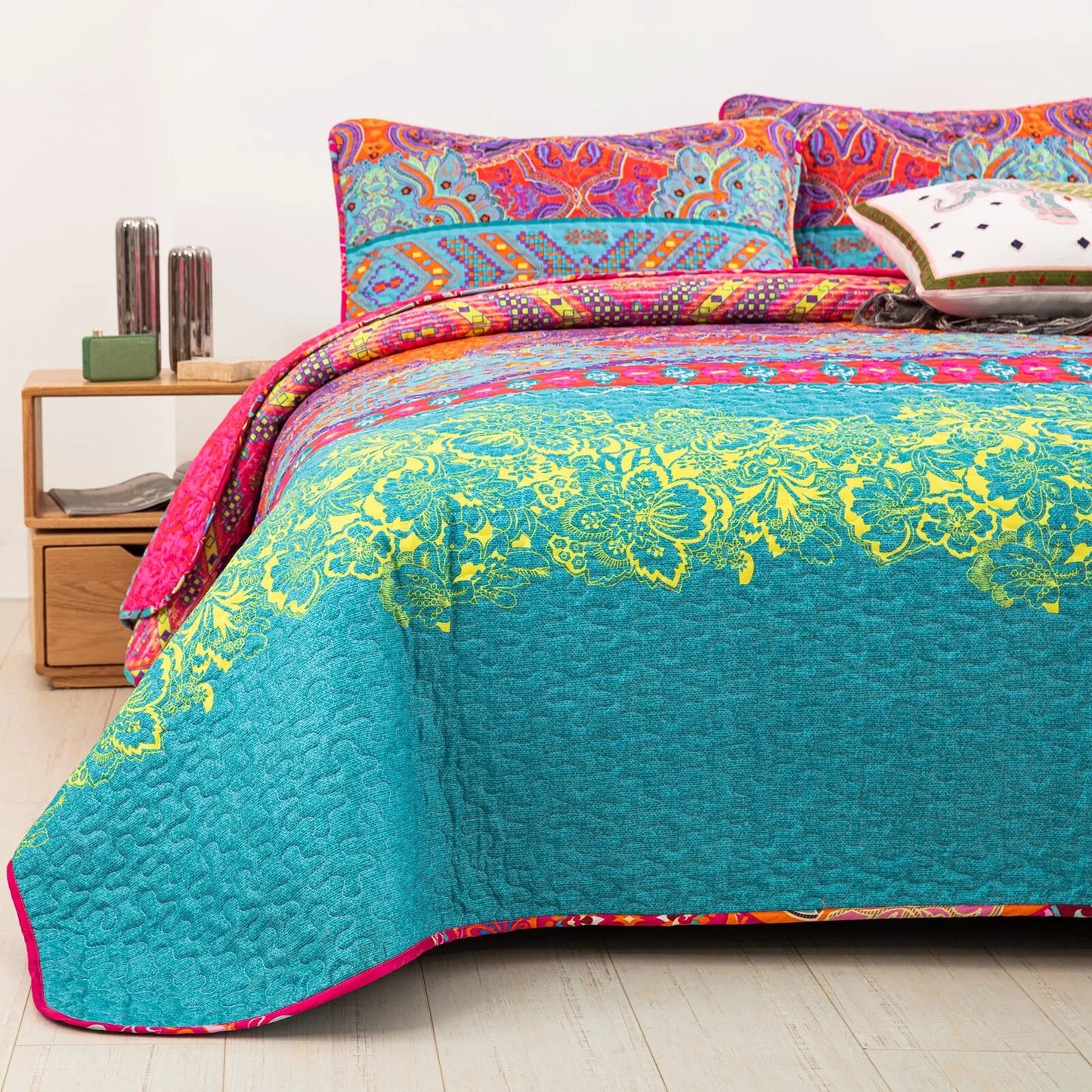 Quilted Bedspread & Pillowcases Set - Colorful Add a Splash of Color - Queen