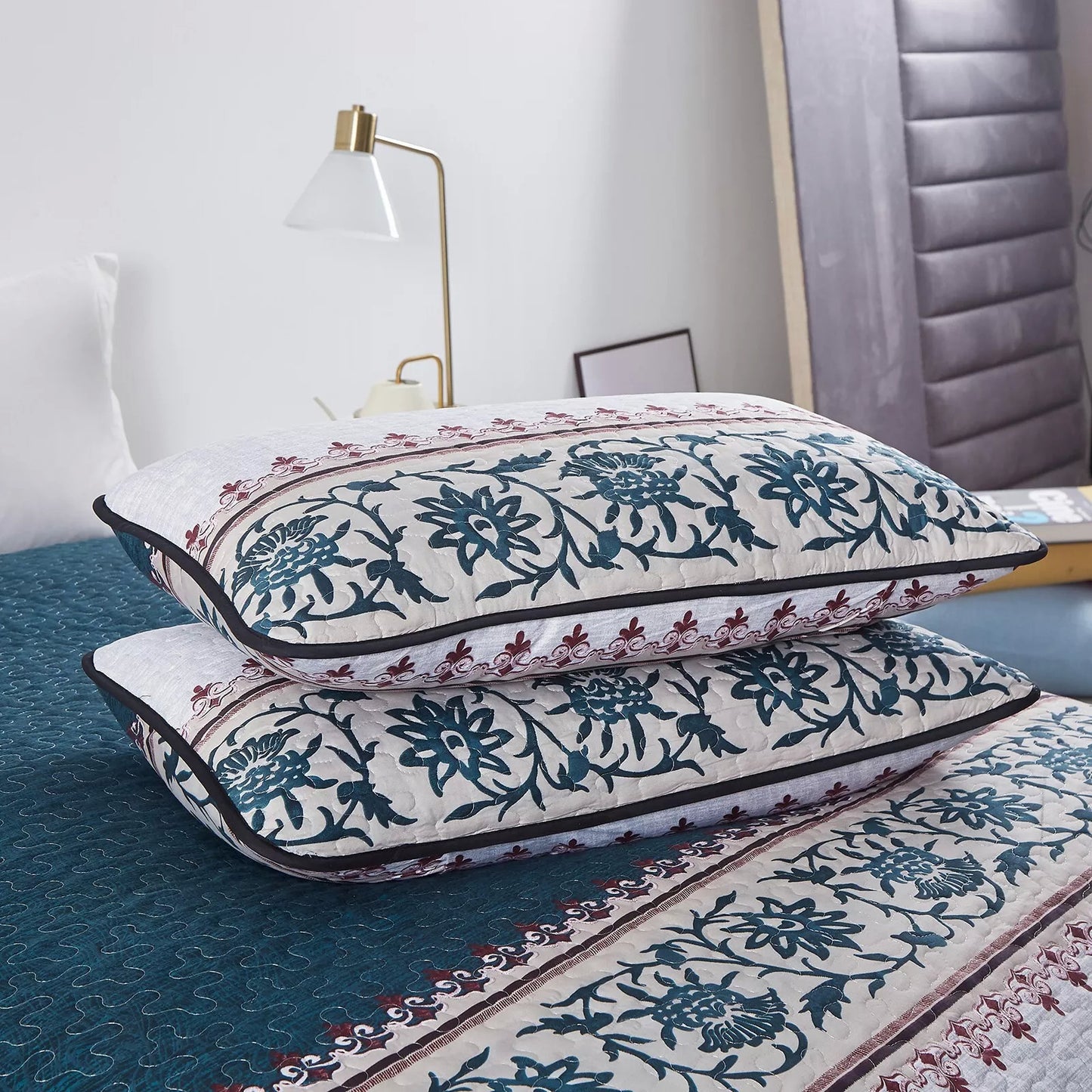 Distinguished Quilted Bedspread and Pillowcases Set: Enhance Your Bedroom Appeal - Queen size