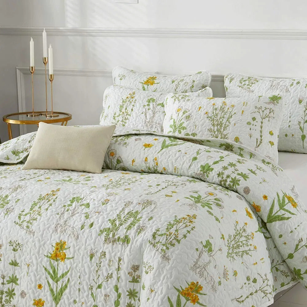 Quilted Coverlet & Pillowcases Set - Artistic Unleash Your Creativity - Queen