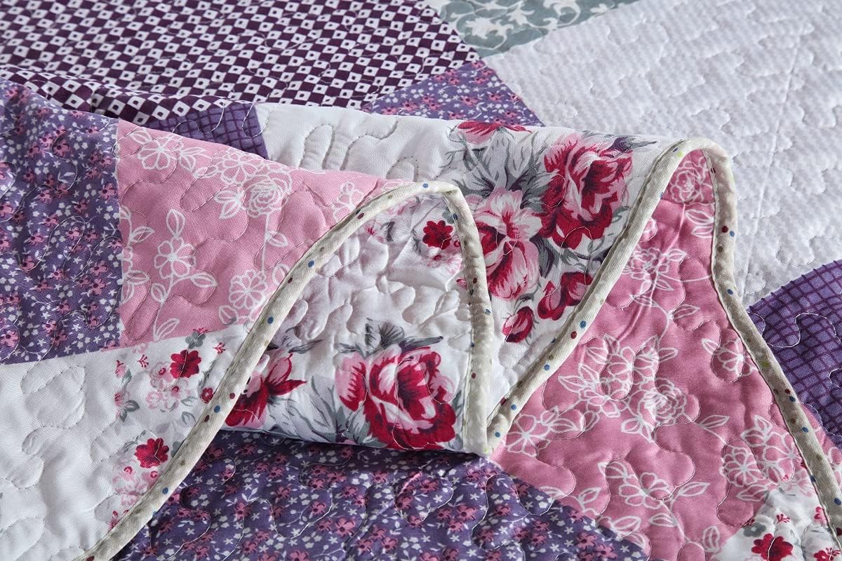 Quilted Bedspread & Pillowcases Set - Quaint Cozy Retreat - Queen