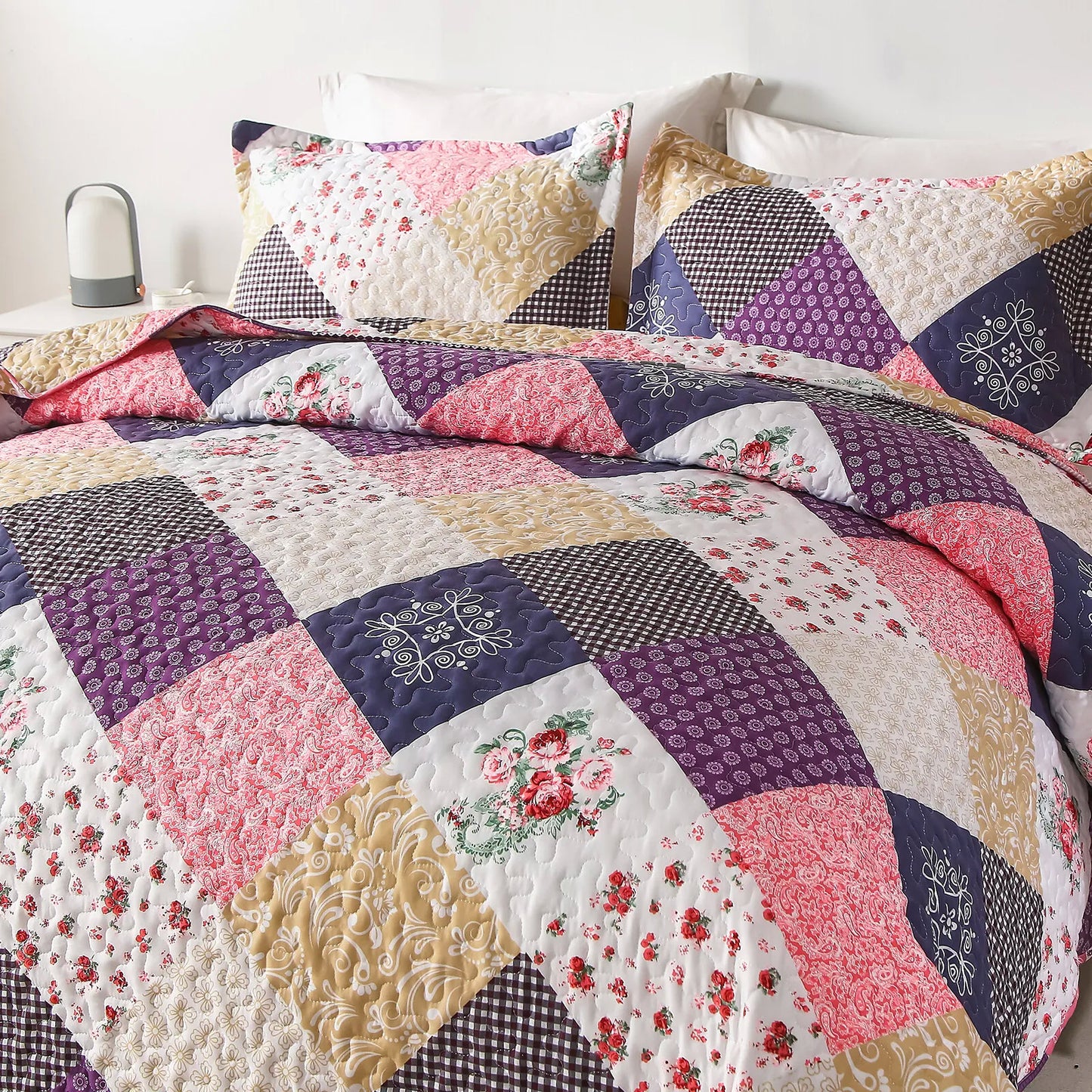 Quilted Coverlet & Pillowcases Set - Intricate Attention to Detail - Queen