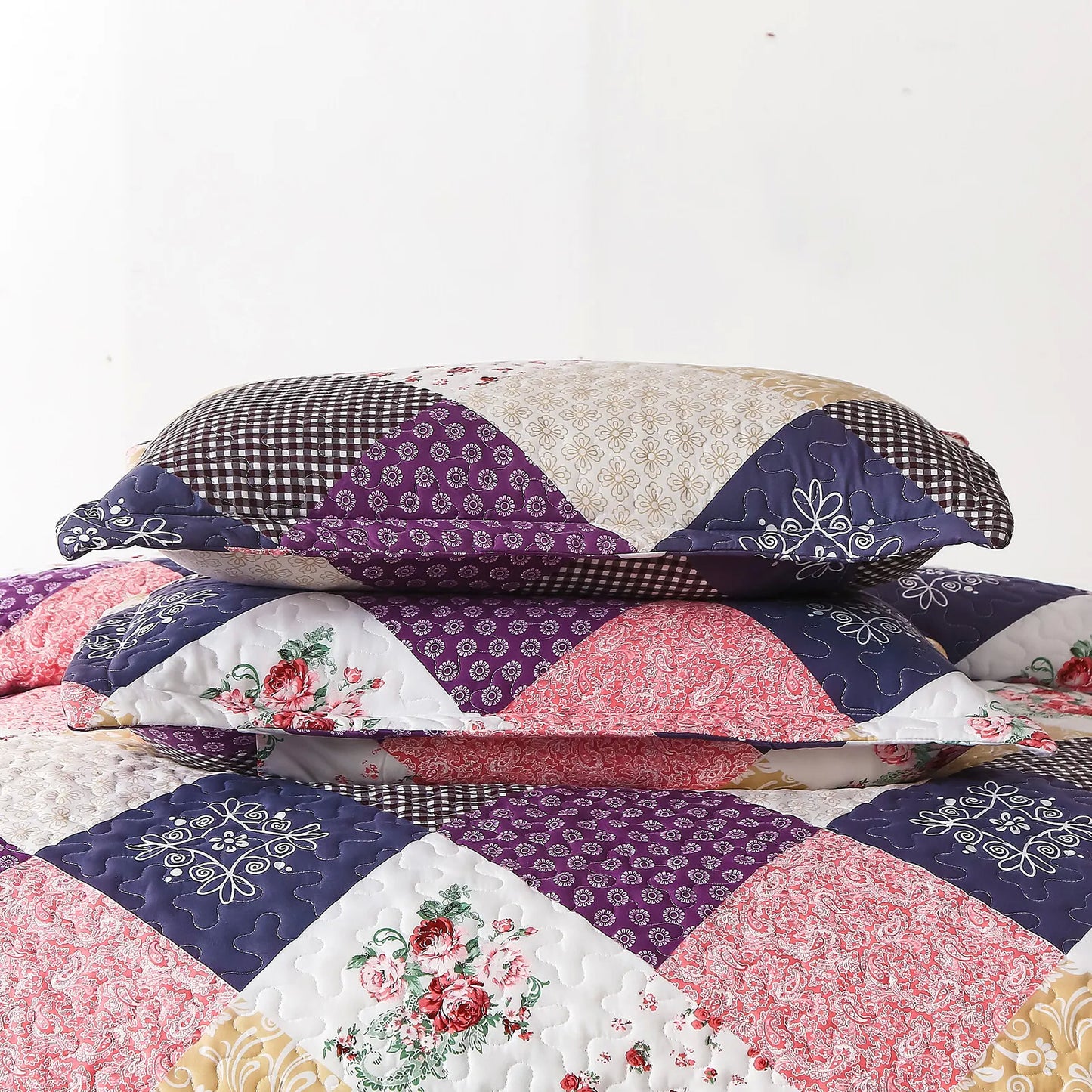 Quilted Coverlet & Pillowcases Set - Intricate Attention to Detail - Queen