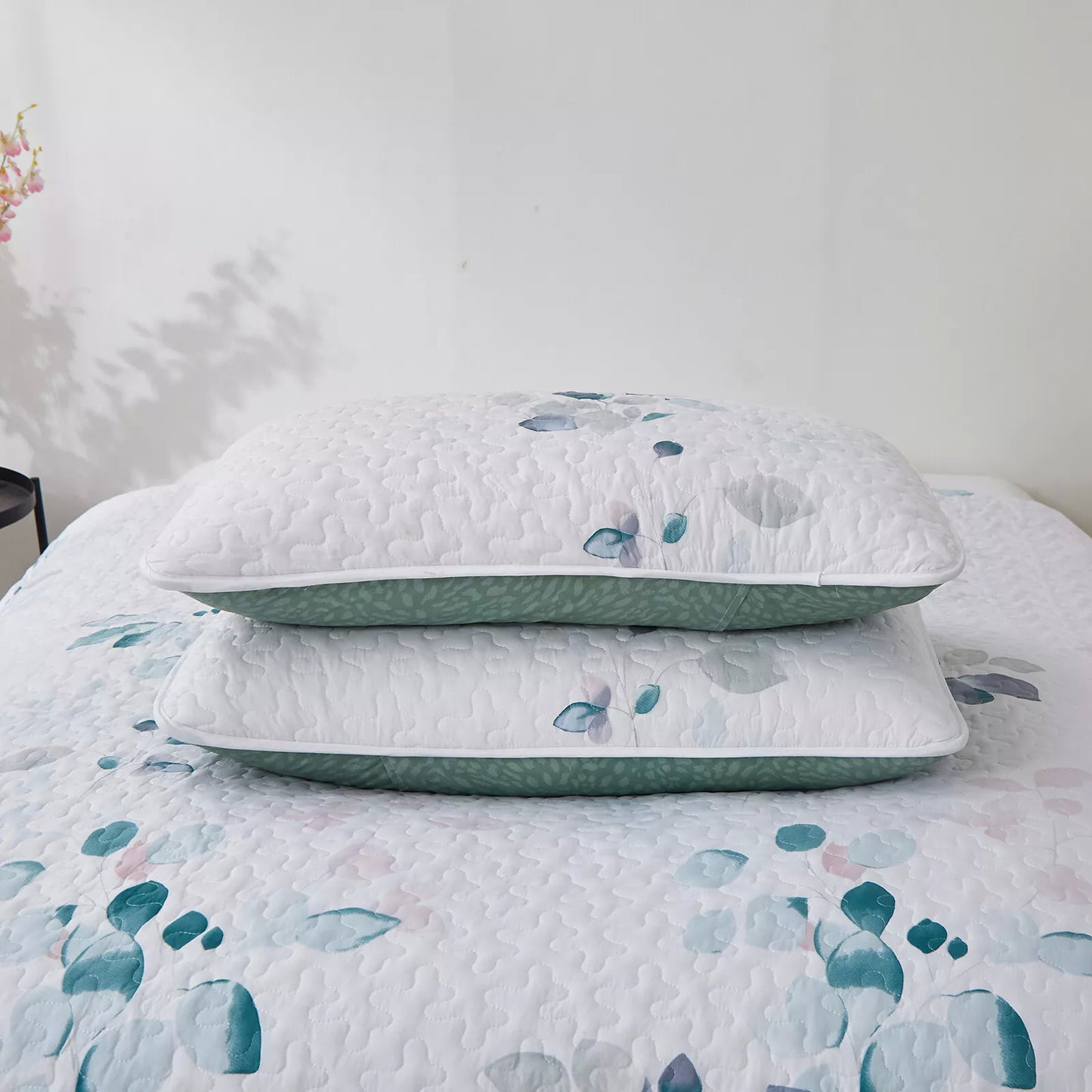 Quilted Bedspread & Pillowcases Set - Refreshing Cool & Inviting - Queen