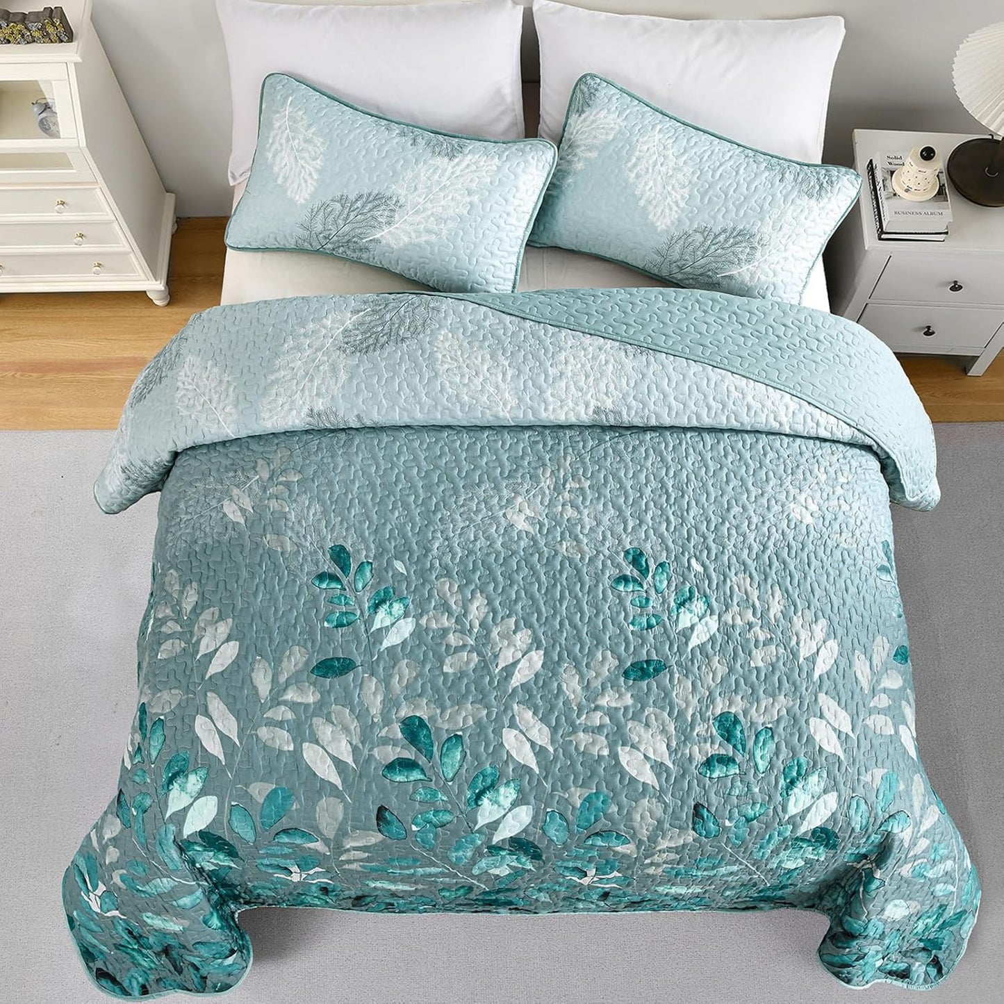 Crafted Quilted Bedspread & Pillowcases Set - A Testament to Elegance - Queen