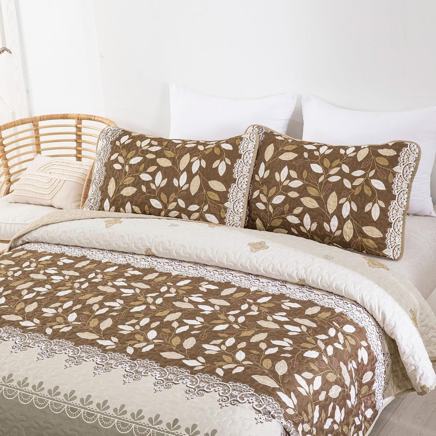 Sophisticated Quilted Bedspread & Pillowcases Set - Exquisite Design & Comfort - Queen