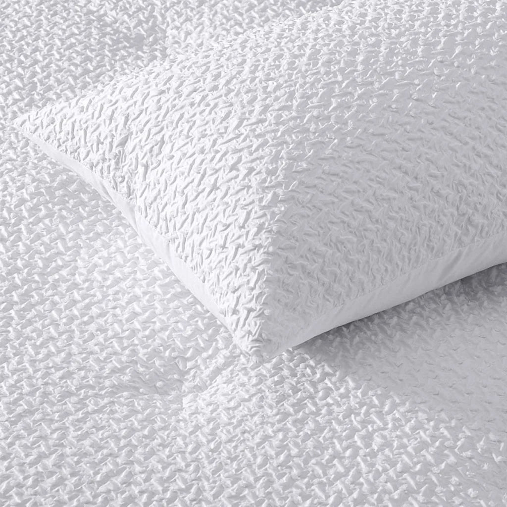 Accessorize Dotty Clip White 3-Piece Jacquard Comforter Set