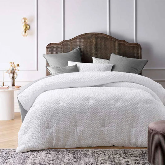 Accessorize Dotty Clip White 3-Piece Jacquard Comforter Set