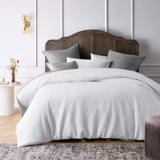Accessorize Dotty Clip White Jacquard Quilt Cover Set