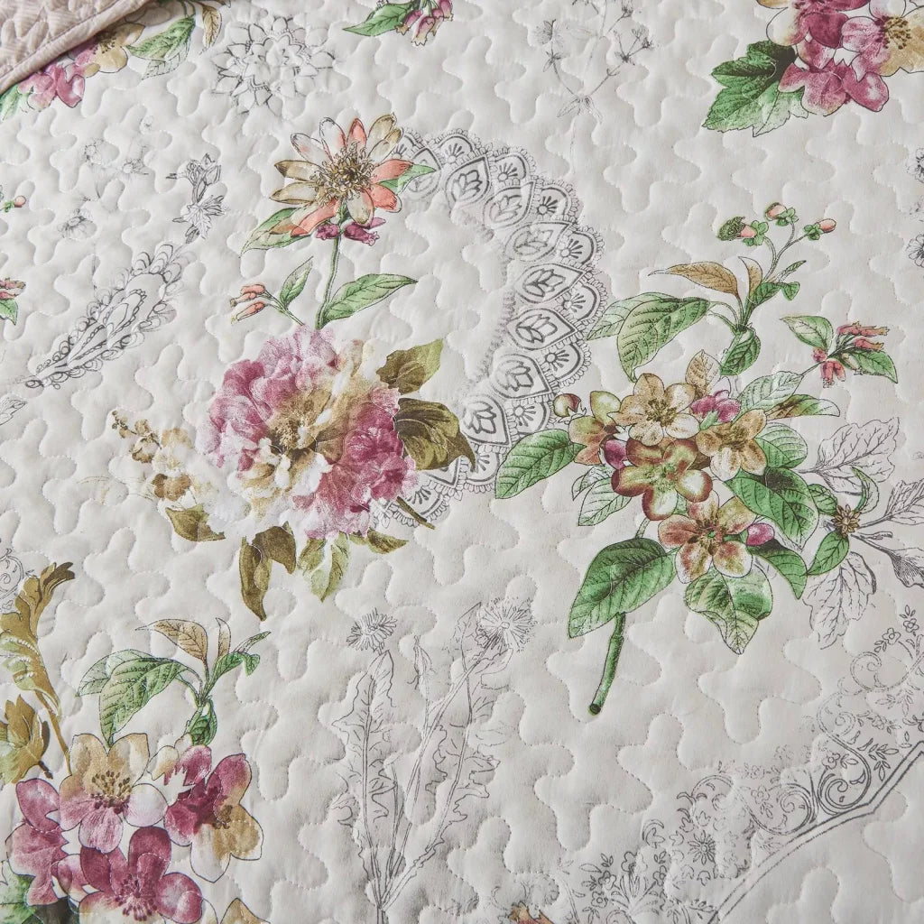 Artisan Quilted Coverlet & Pillowcases Set - A Masterpiece