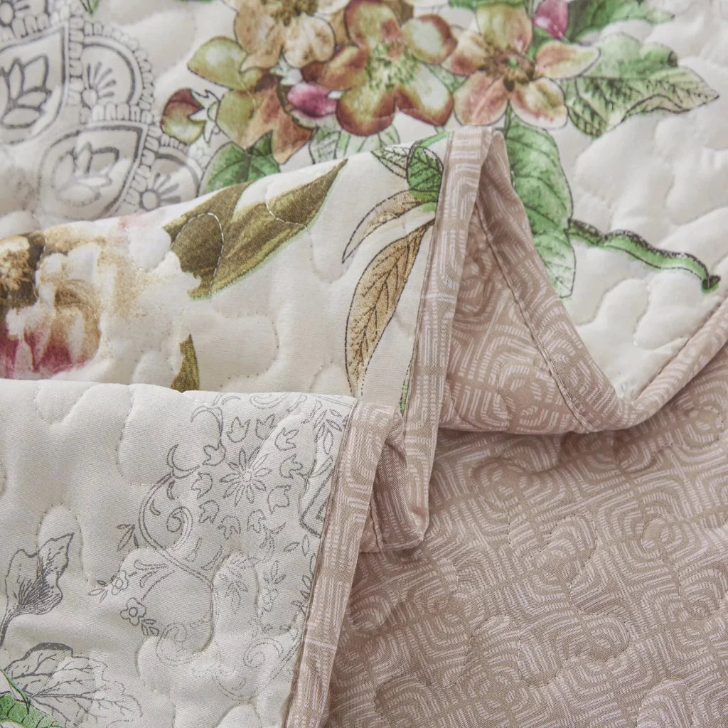 Artisan Quilted Coverlet & Pillowcases Set - A Masterpiece