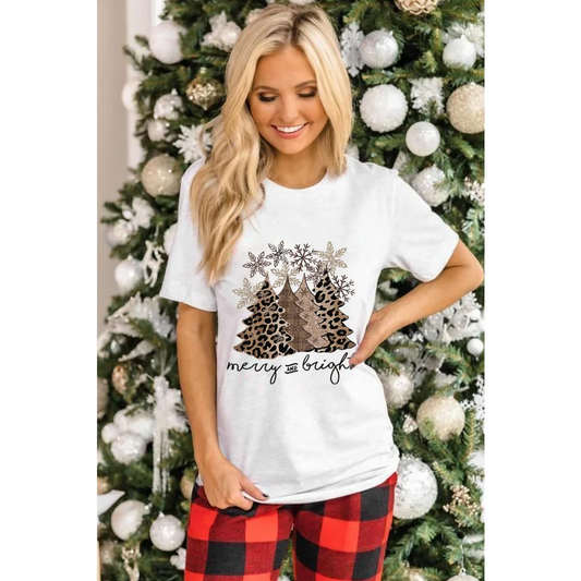 Azura Exchange Leopard Christmas Tree Graphic Print T-Shirt