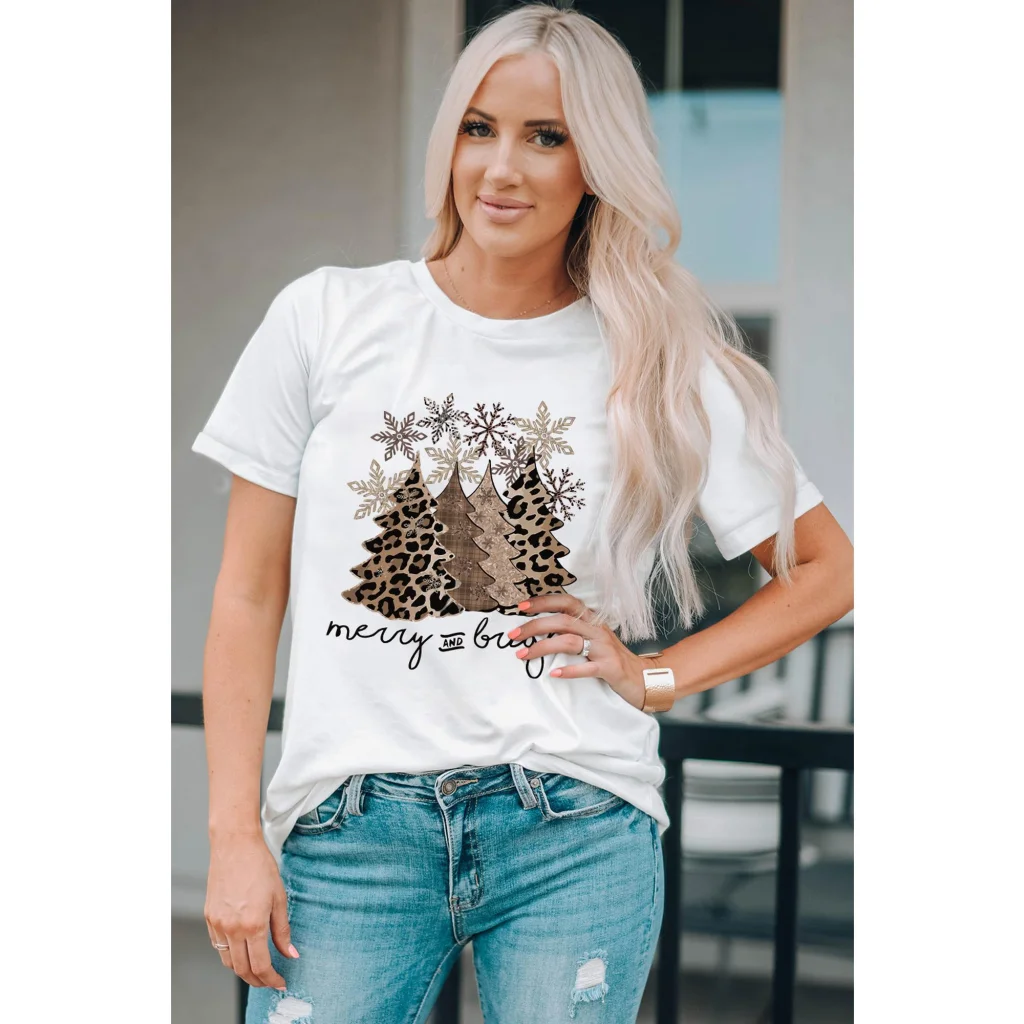Azura Exchange Leopard Christmas Tree Graphic Print T-Shirt