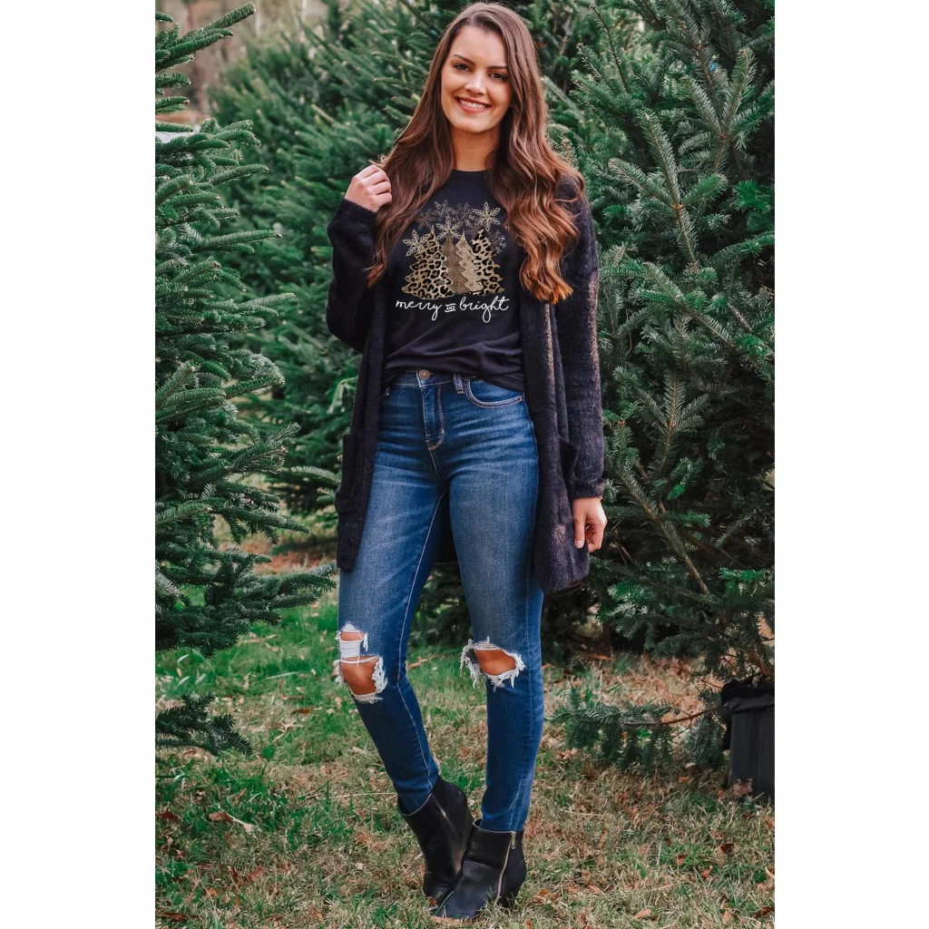 Azura Exchange Leopard Christmas Tree Graphic Print T-Shirt