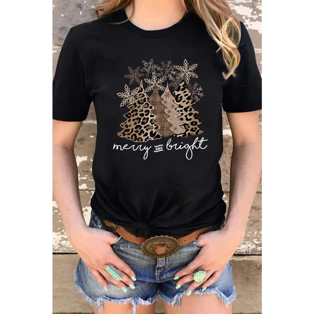 Azura Exchange Leopard Christmas Tree Graphic Print T-Shirt