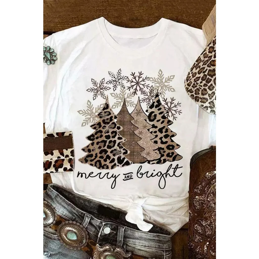 Azura Exchange Leopard Christmas Tree Graphic Print T-Shirt