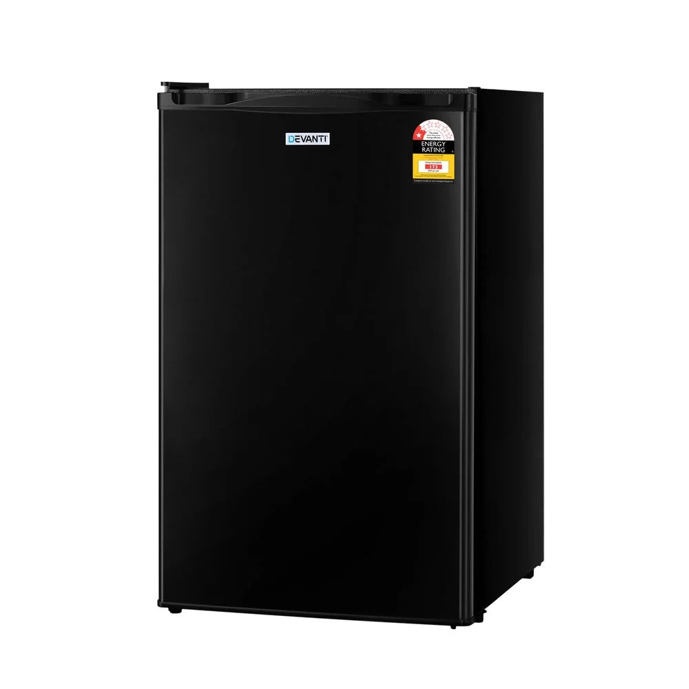 Bar Fridge 110L Black devanti appliances 883