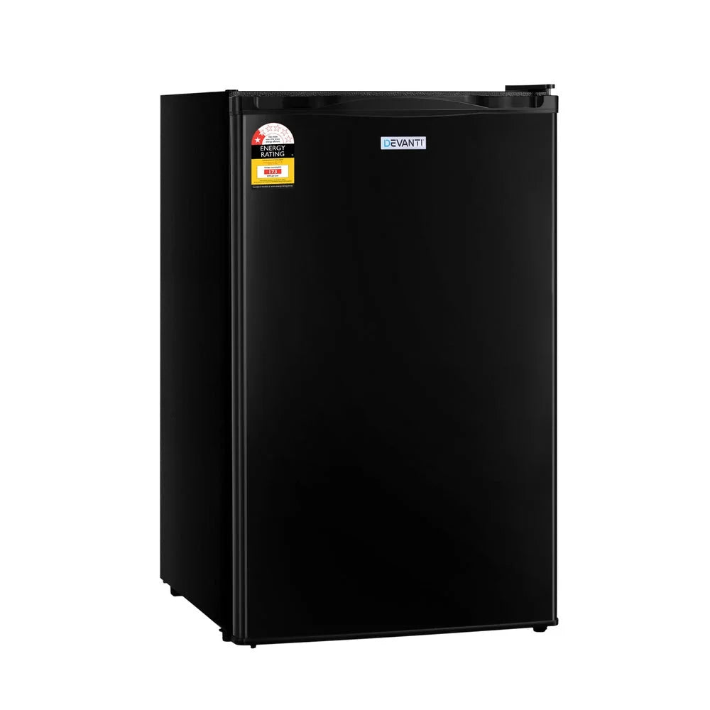 Bar Fridge 110L Black devanti appliances 913