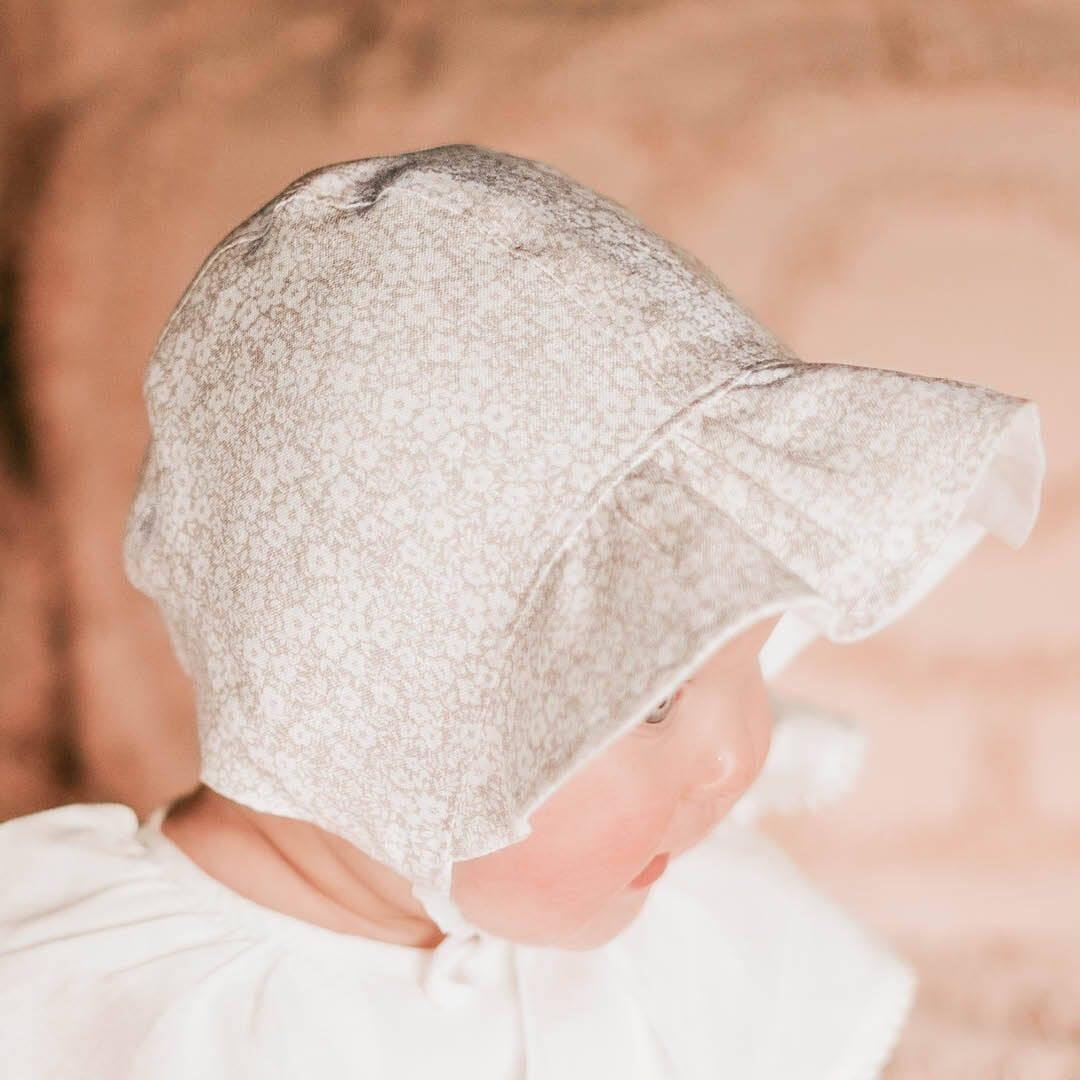 Bedhead Heritage Reversible Ruffle Bonnet Hat-Willow/Blanc M