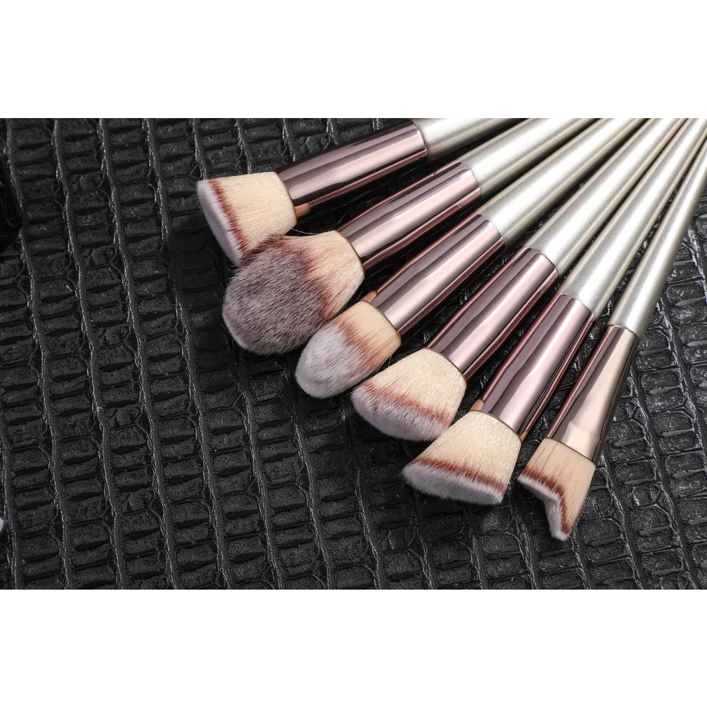 Beige 18-Piece Makeup Brush Set - Professional Synthetic
