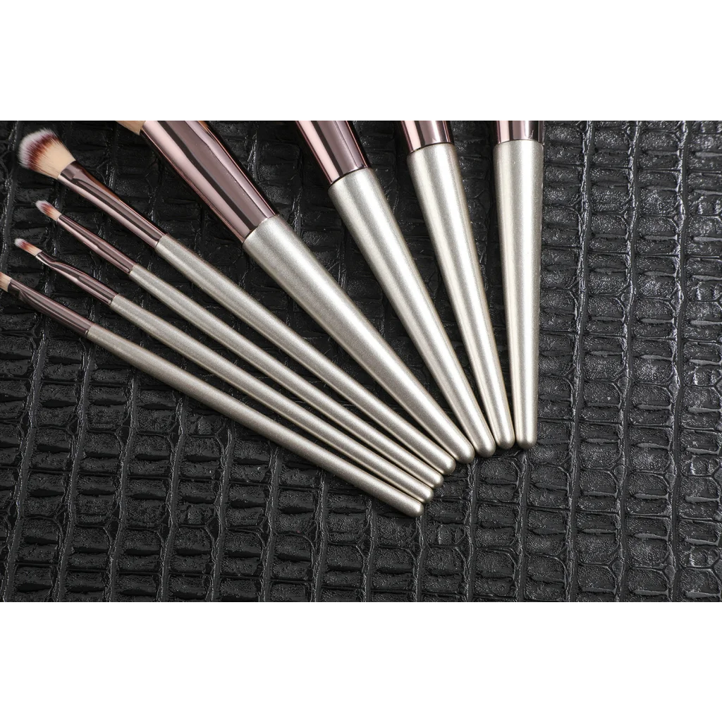 Black 18-Piece Makeup Brush Set - Professional Synthetic
