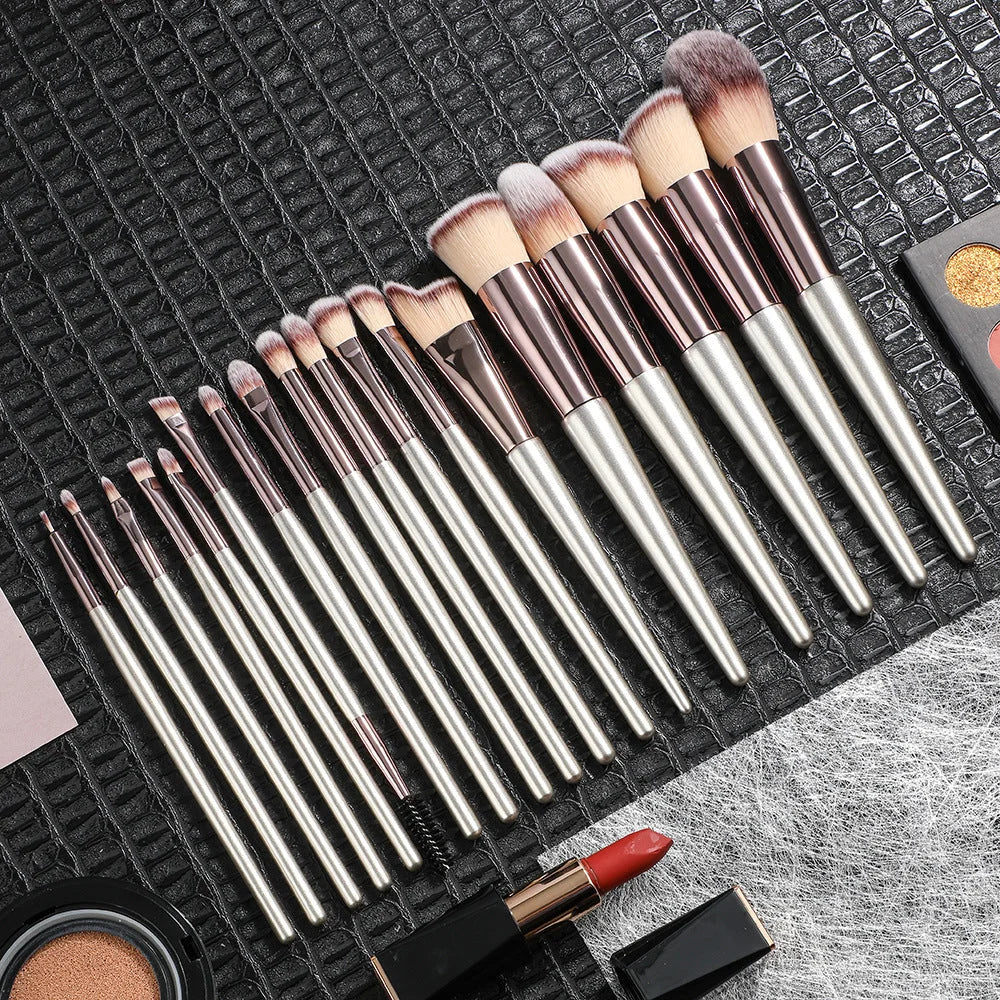 Black 18-Piece Makeup Brush Set - Professional Synthetic