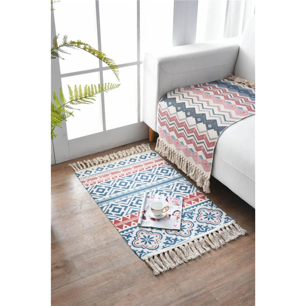 Bohemian Cotton Area Rug with Tassels - Geometric Pattern