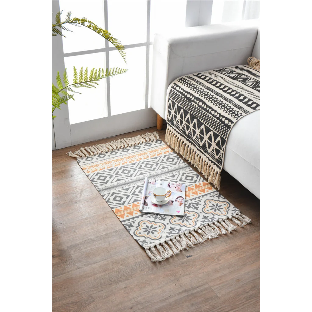 Bohemian Cotton Area Rug with Tassels - Geometric Pattern