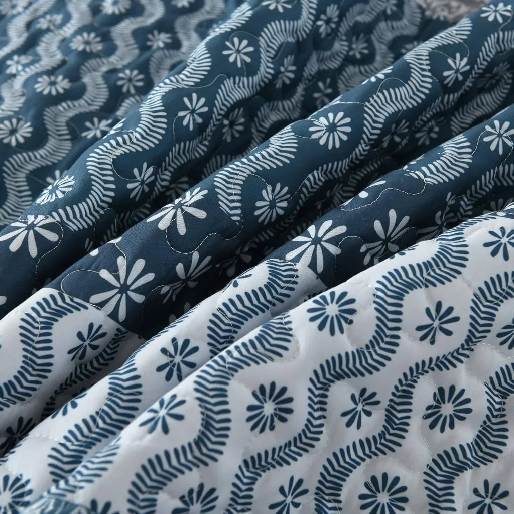 Classic Hydrangea Soft Quilted 3 Pc Bedspread & Pillow