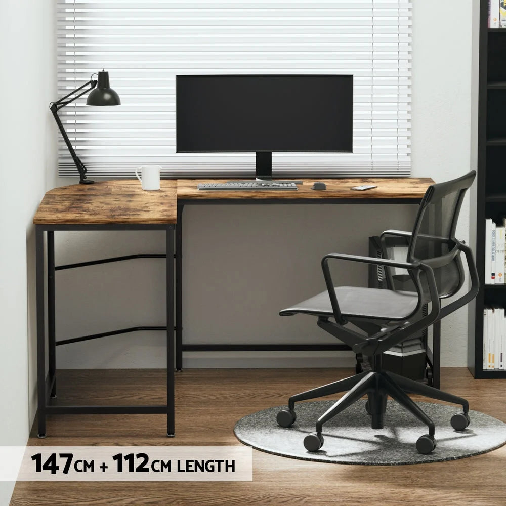 Home office desk with adjustable worktop and sturdy legs