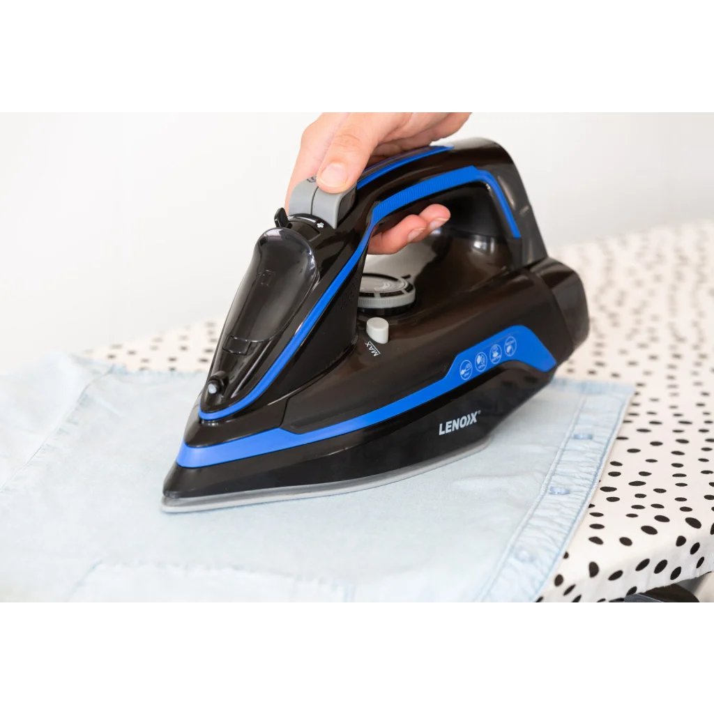 Cordless Steam Iron with Ceramic Soleplate 360° Charging