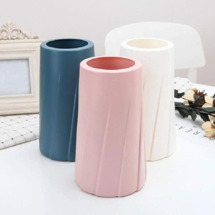 Creative Plastic Vase for Modern Decor - Simple Design