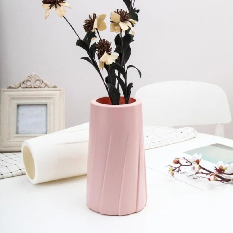 Creative Plastic Vase for Modern Decor - Simple Design