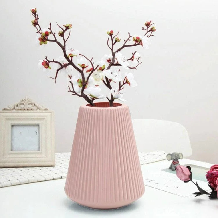 Decorative Wet and Dry Flower Vases for Creative Home