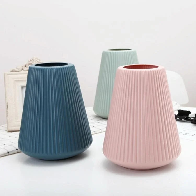 Decorative Wet and Dry Flower Vases for Creative Home