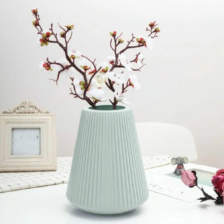 Decorative Wet and Dry Flower Vases for Creative Home