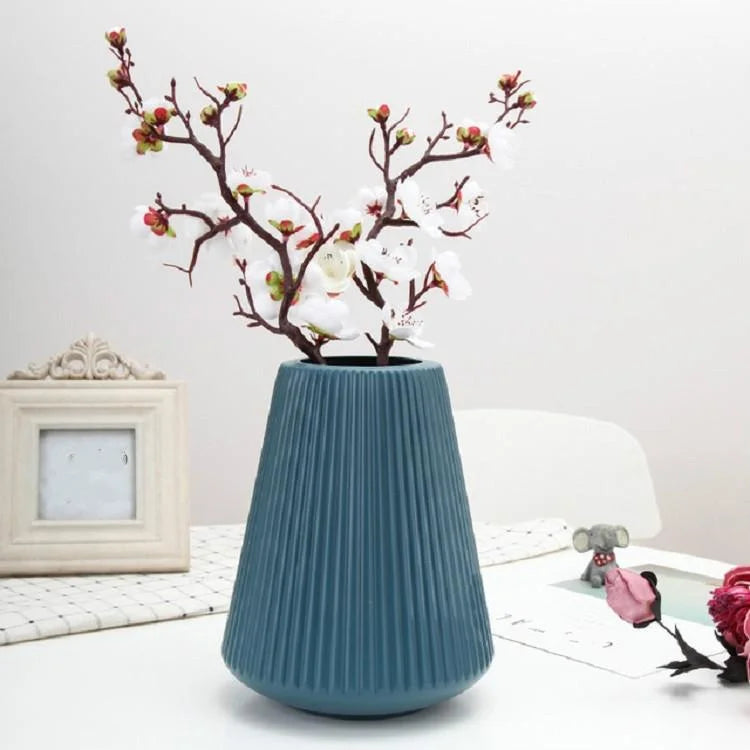 Decorative Wet and Dry Flower Vases for Creative Home
