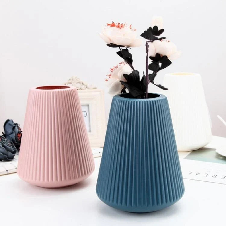 Decorative Wet and Dry Flower Vases for Creative Home