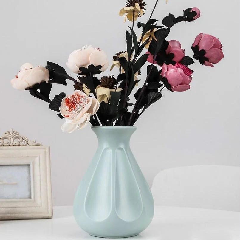 Drop-resistant Plastic Vase for Dry and Wet Flower
