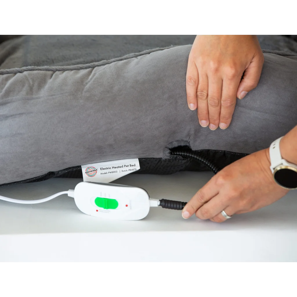 Easy-to-Clean Heated Rabbit Faux Fur Covering Pet Bed