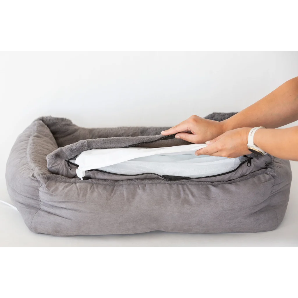 Easy-to-Clean Heated Rabbit Faux Fur Covering Pet Bed