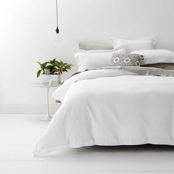 Elegance Waffle Cotton Jacquard White Quilt Cover Set