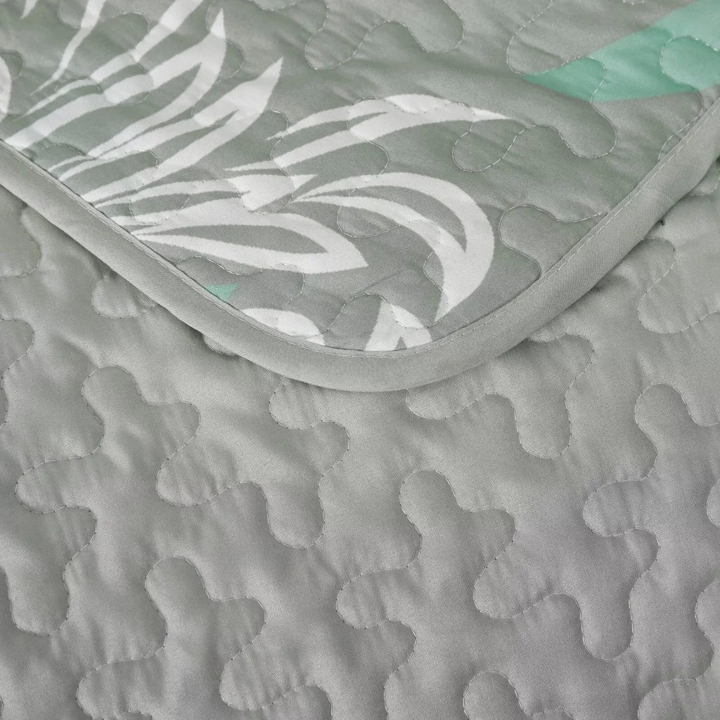 Elegant Quilted Bedspread & Pillowcases Set - Infuse