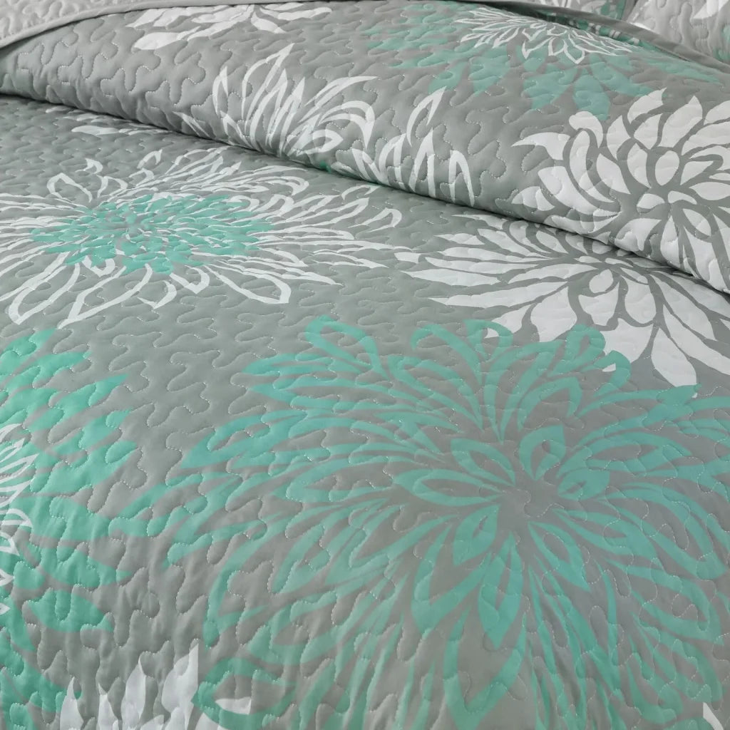 Elegant Quilted Bedspread & Pillowcases Set - Infuse